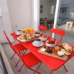 Spacious 3-bedroom With Terrace