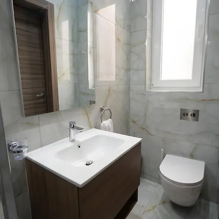 Апартаменты Spacious 3-bedroom With Terrace
