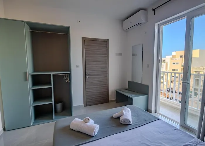 Spacious 3-bedroom With Terrace * Is-Swieqi