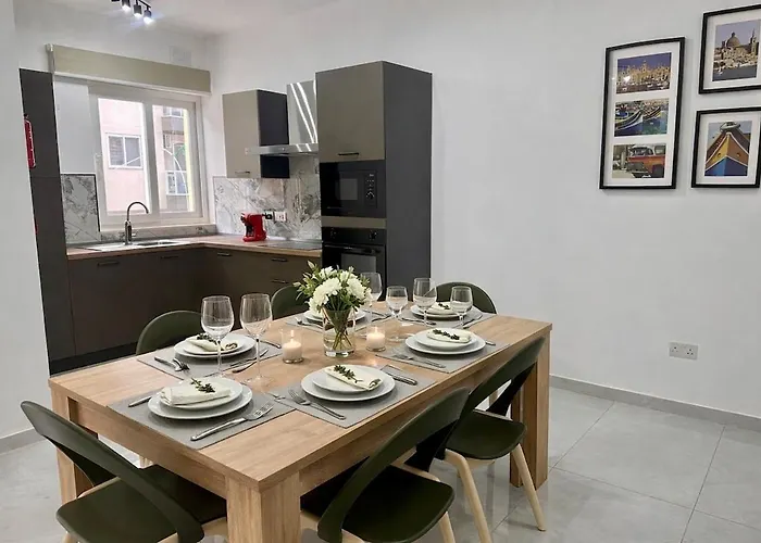 Spacious 3-bedroom With Terrace Lägenhet Is-Swieqi